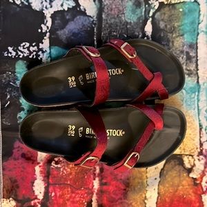 NEW Mayari Birkenstock Sandals.